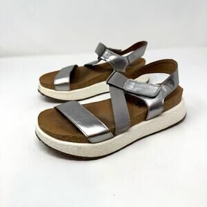 OTBT Sierra Metallic Platform Sandals Shoes Womens 7 Silver Pewter Beach Coastal